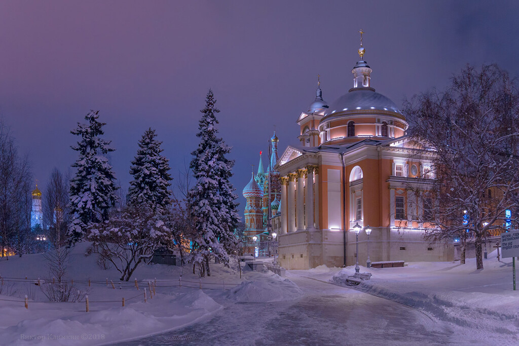 Храм Переделкино ночь бесплатно